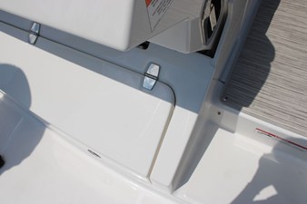 Sea Ray Sundancer 370 Outboard 74 2026 Sea Ray Sundancer 370 Outboard 75