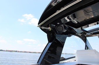 Sea Ray Sundancer 370 Outboard 76 2026 Sea Ray Sundancer 370 Outboard 77