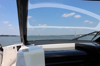 Sea Ray Sundancer 370 Outboard 78 2026 Sea Ray Sundancer 370 Outboard 79