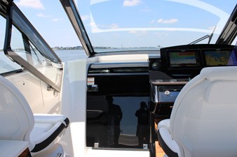 Sea Ray Sundancer 370 Outboard 80 2026 Sea Ray Sundancer 370 Outboard 81