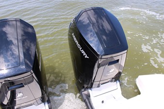 Sea Ray Sundancer 370 Outboard 85 2026 Sea Ray Sundancer 370 Outboard 86