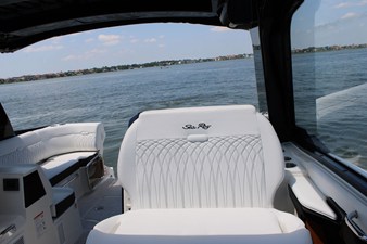 Sea Ray Sundancer 370 Outboard 87 2026 Sea Ray Sundancer 370 Outboard 88