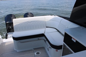 Sea Ray Sundancer 370 Outboard 91 2026 Sea Ray Sundancer 370 Outboard 92