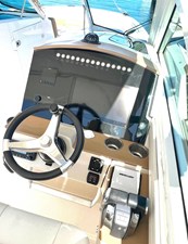Boston Whaler 320 VANTAGE 9 2016 Boston Whaler 320 VANTAGE 10