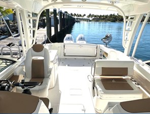 Boston Whaler 320 VANTAGE 11 2016 Boston Whaler 320 VANTAGE 12