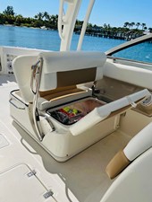 Boston Whaler 320 VANTAGE 12 2016 Boston Whaler 320 VANTAGE 13