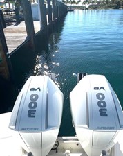 Boston Whaler 320 VANTAGE 31 2016 Boston Whaler 320 VANTAGE 32