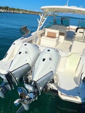 Boston Whaler 320 VANTAGE 32 2016 Boston Whaler 320 VANTAGE 33