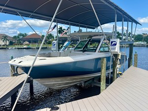 Boston Whaler 32 DC 5 2023 Boston Whaler 32 DC 6
