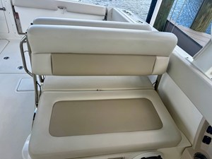 Boston Whaler 32 DC 11 2023 Boston Whaler 32 DC 12