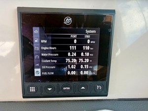 Boston Whaler 32 DC 23 2023 Boston Whaler 32 DC 24