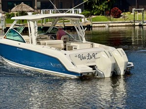 Boston Whaler 32 DC 28 2023 Boston Whaler 32 DC 29