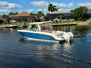 Boston Whaler 32 DC 29 2023 Boston Whaler 32 DC 30