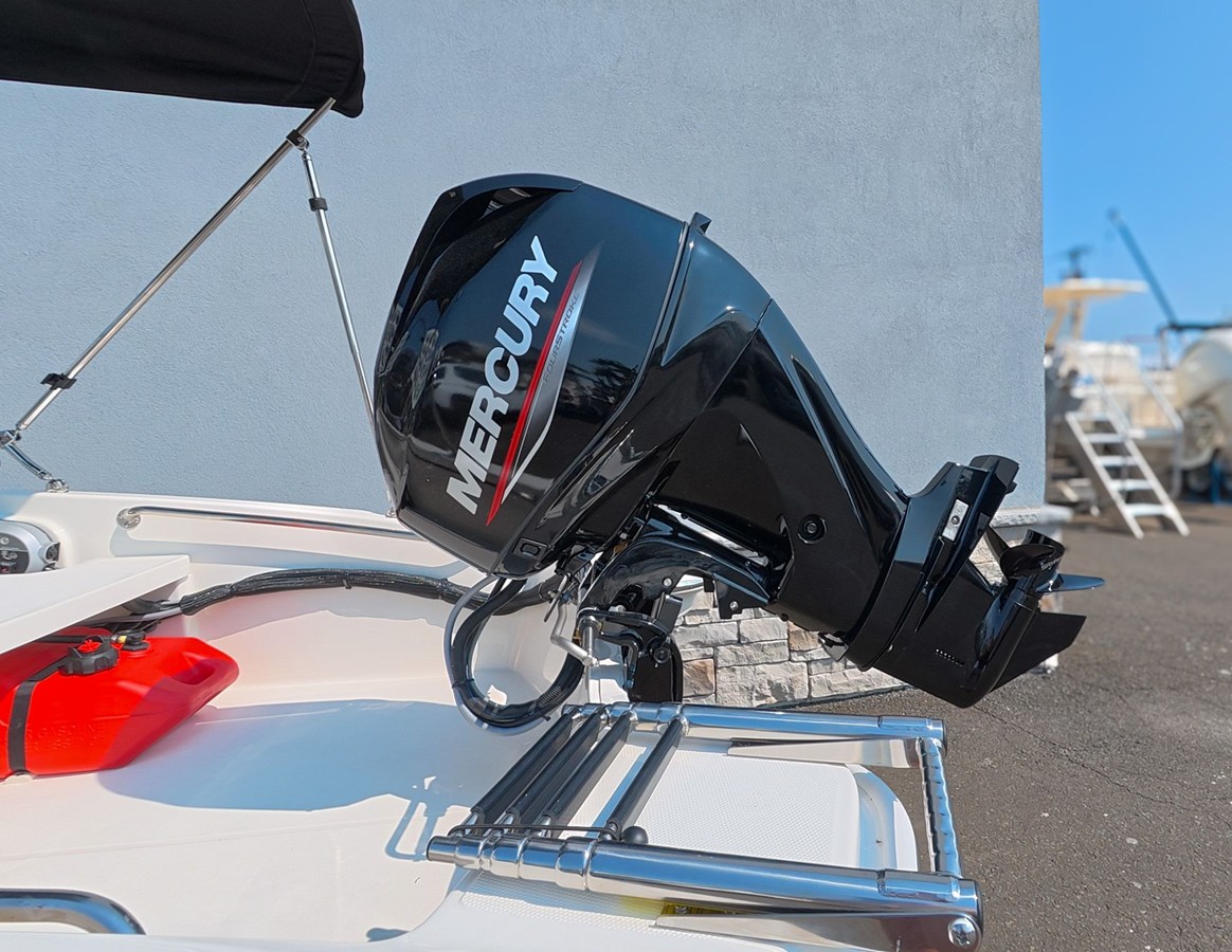 2027 Boston Whaler 130 Super Sport 6