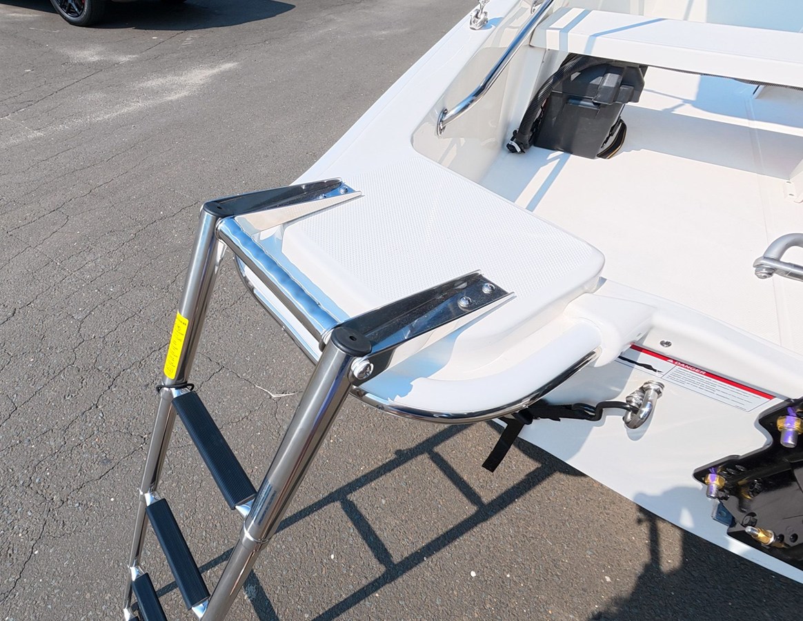 2027 Boston Whaler 130 Super Sport 7