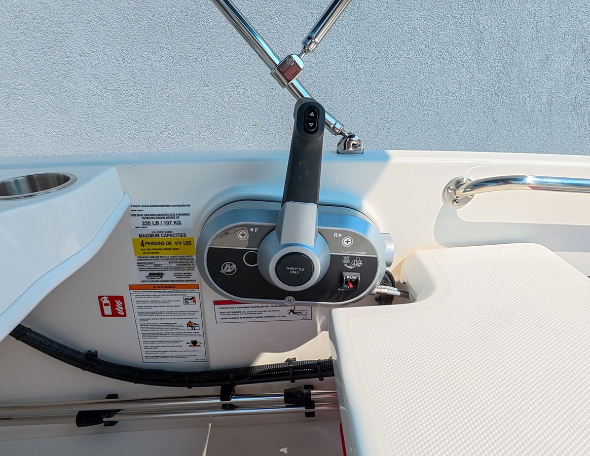2027 Boston Whaler 130 Super Sport 11
