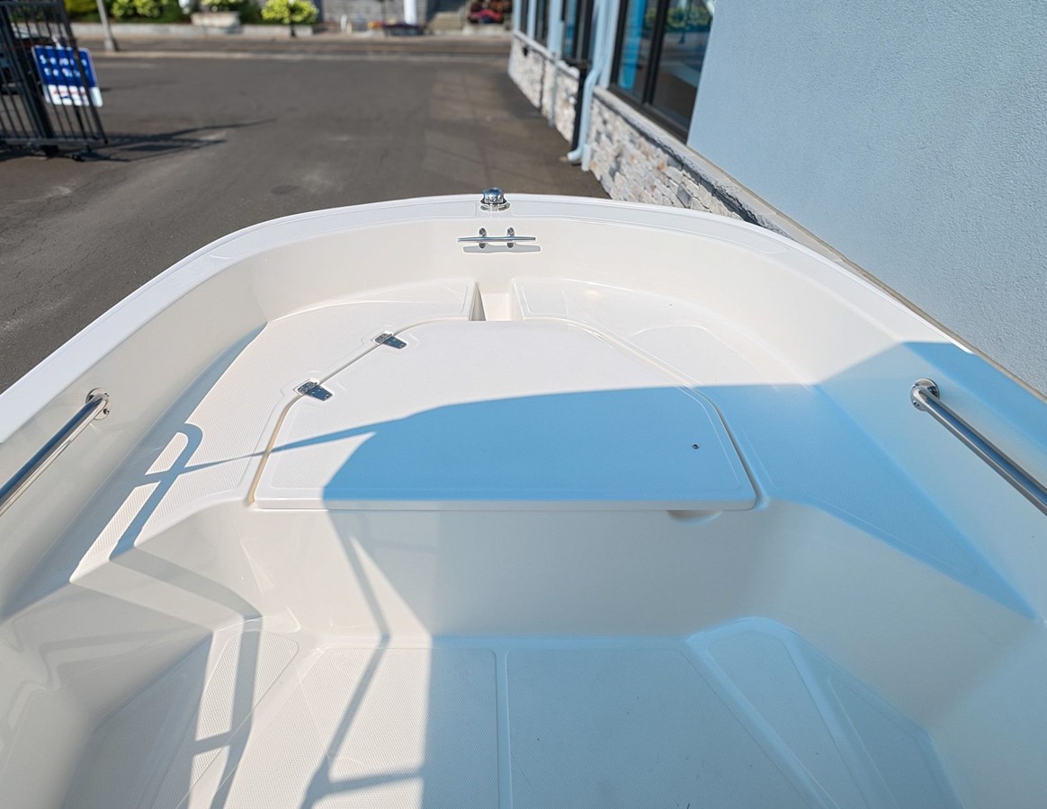 2027 Boston Whaler 130 Super Sport 13