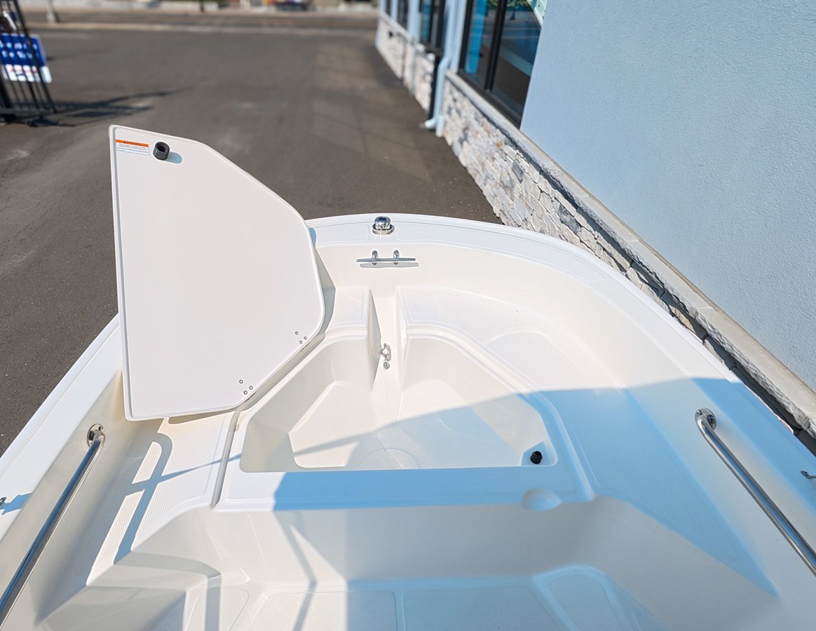 2027 Boston Whaler 130 Super Sport 14
