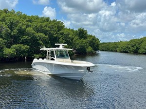Boston Whaler 380 OUTRAGE 1 2021 Boston Whaler 380 OUTRAGE 2