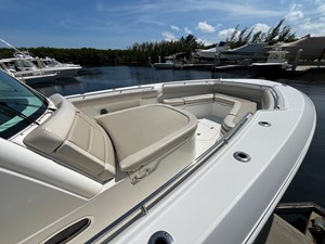 Boston Whaler 380 OUTRAGE 12 2021 Boston Whaler 380 OUTRAGE 13