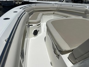 Boston Whaler 380 OUTRAGE 18 2021 Boston Whaler 380 OUTRAGE 19