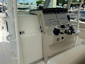 Boston Whaler 380 OUTRAGE 26 2021 Boston Whaler 380 OUTRAGE 27