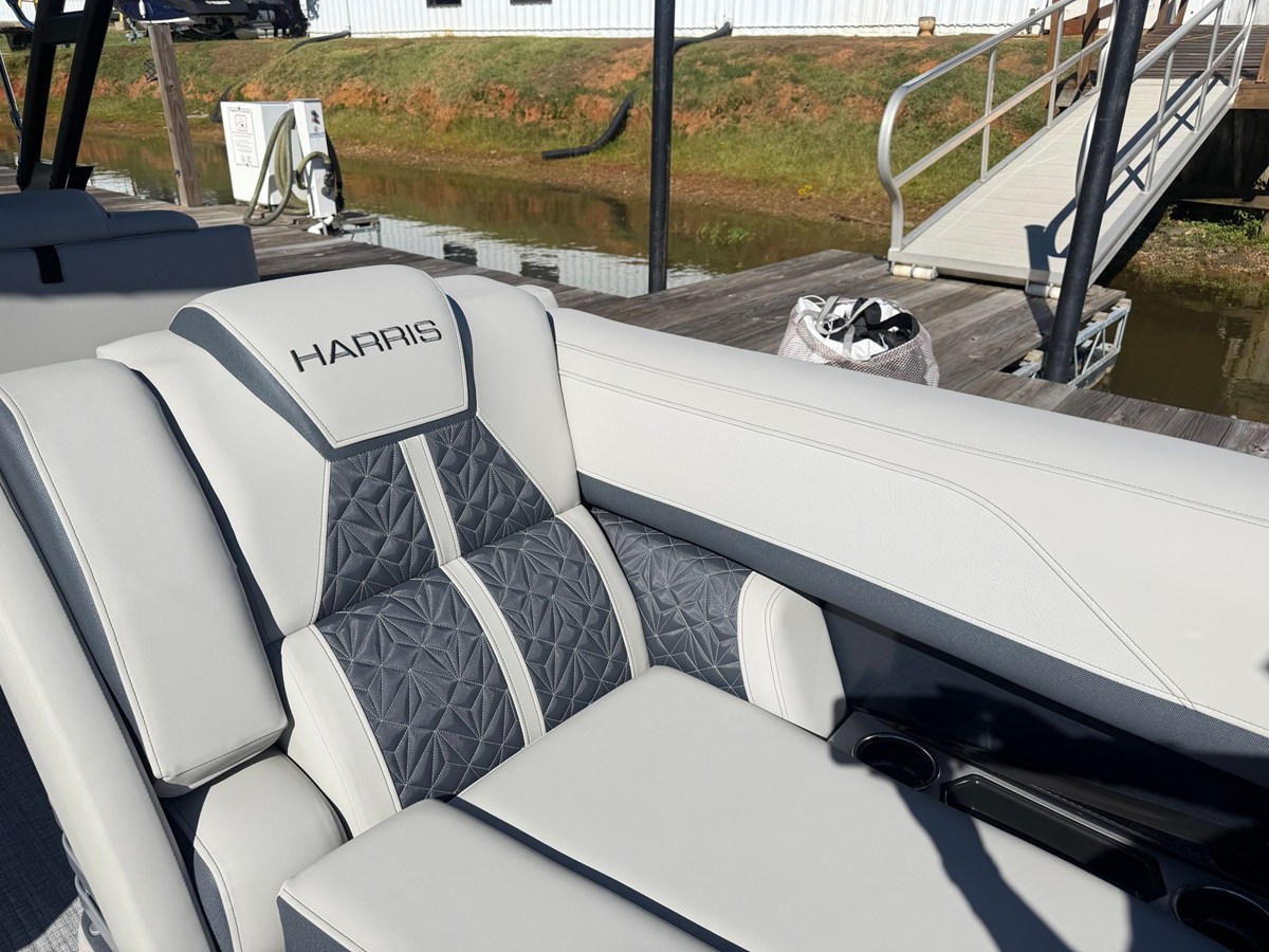 2027 Harris Grand Mariner 230 10