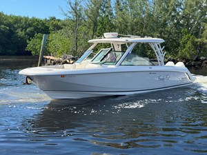 Boston Whaler 320 VANTAGE 4 2021 Boston Whaler 320 VANTAGE 5