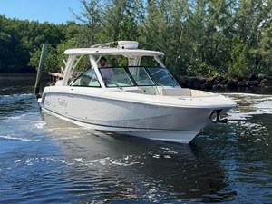 Boston Whaler 320 VANTAGE 5 2021 Boston Whaler 320 VANTAGE 6
