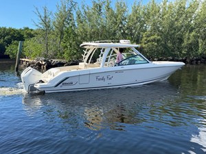 Boston Whaler 320 VANTAGE 7 2021 Boston Whaler 320 VANTAGE 8
