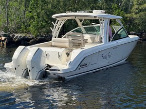 Boston Whaler 320 VANTAGE 9 2021 Boston Whaler 320 VANTAGE 10