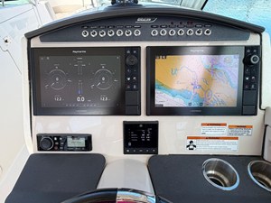 Boston Whaler 320 VANTAGE 19 2021 Boston Whaler 320 VANTAGE 20