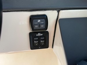 Boston Whaler 320 VANTAGE 22 2021 Boston Whaler 320 VANTAGE 23