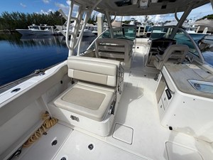 Boston Whaler 320 VANTAGE 24 2021 Boston Whaler 320 VANTAGE 25