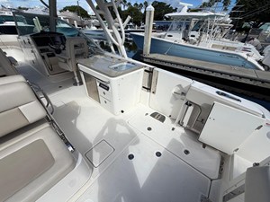 Boston Whaler 320 VANTAGE 25 2021 Boston Whaler 320 VANTAGE 26