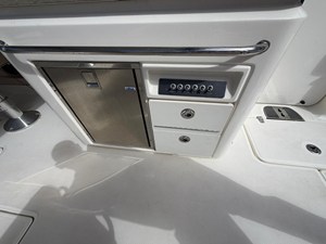 Boston Whaler 320 VANTAGE 26 2021 Boston Whaler 320 VANTAGE 27