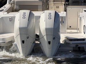Boston Whaler 320 VANTAGE 31 2021 Boston Whaler 320 VANTAGE 32