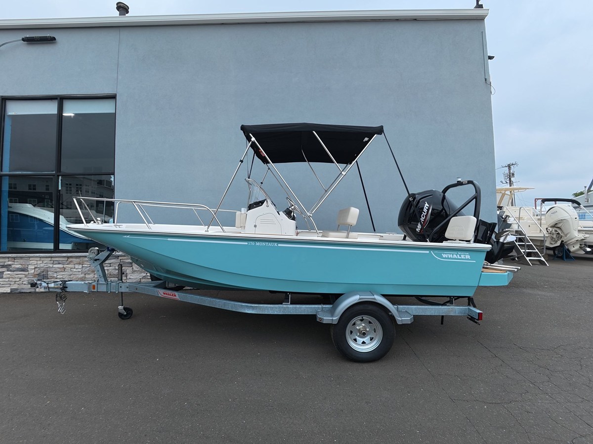 2027 Boston Whaler 170 Montauk 2