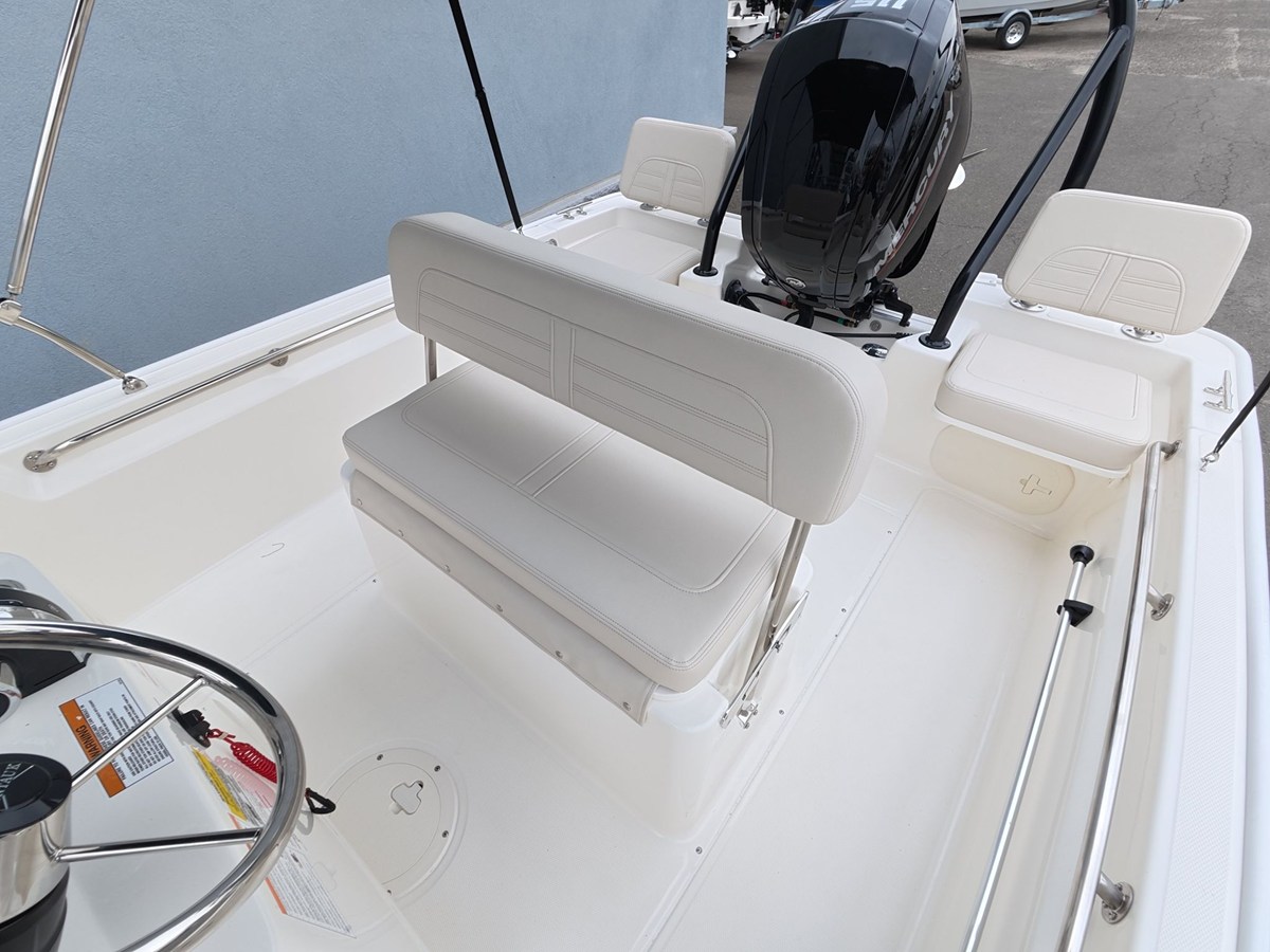 2027 Boston Whaler 170 Montauk 13
