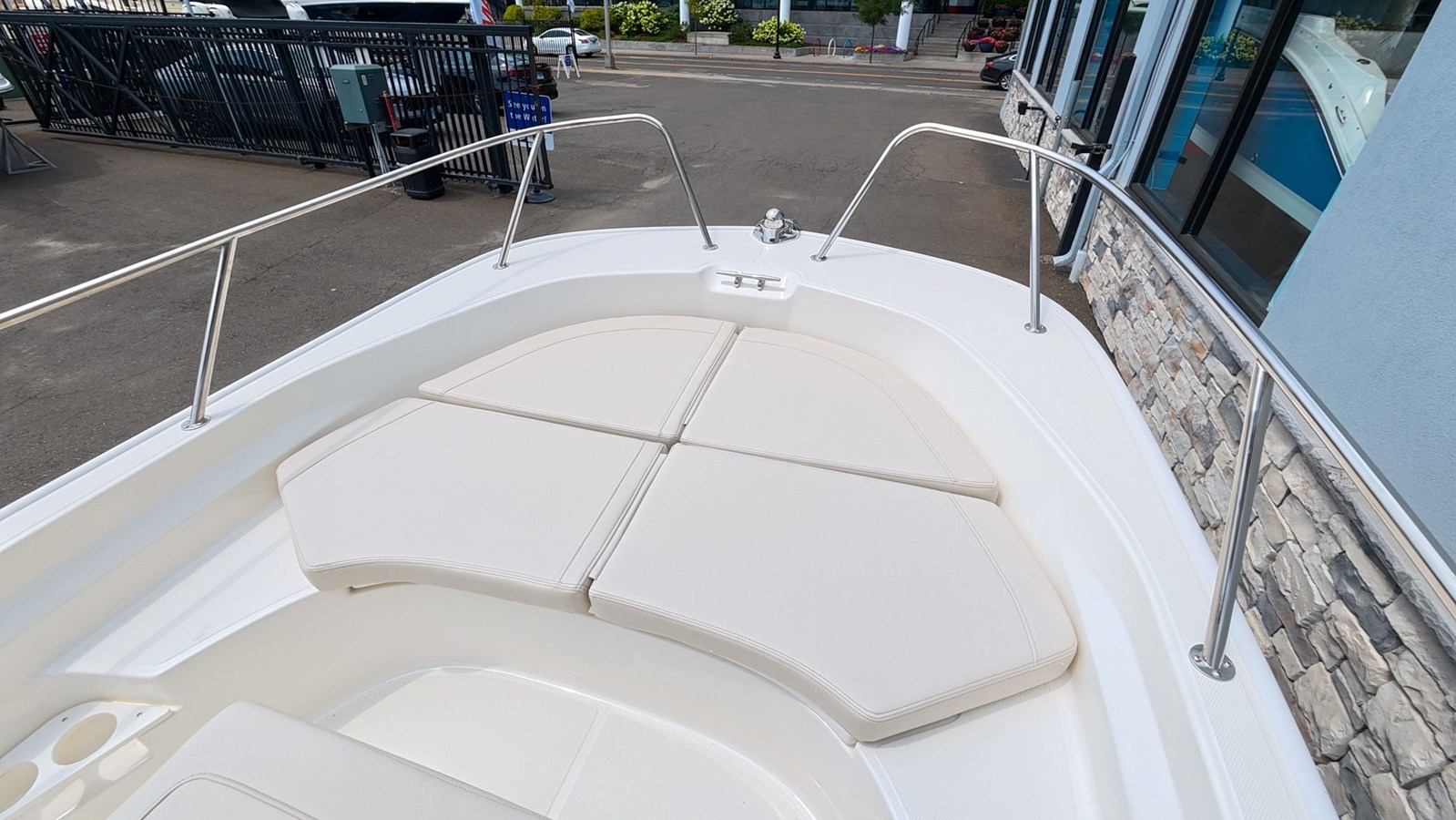 2027 Boston Whaler 170 Montauk 24