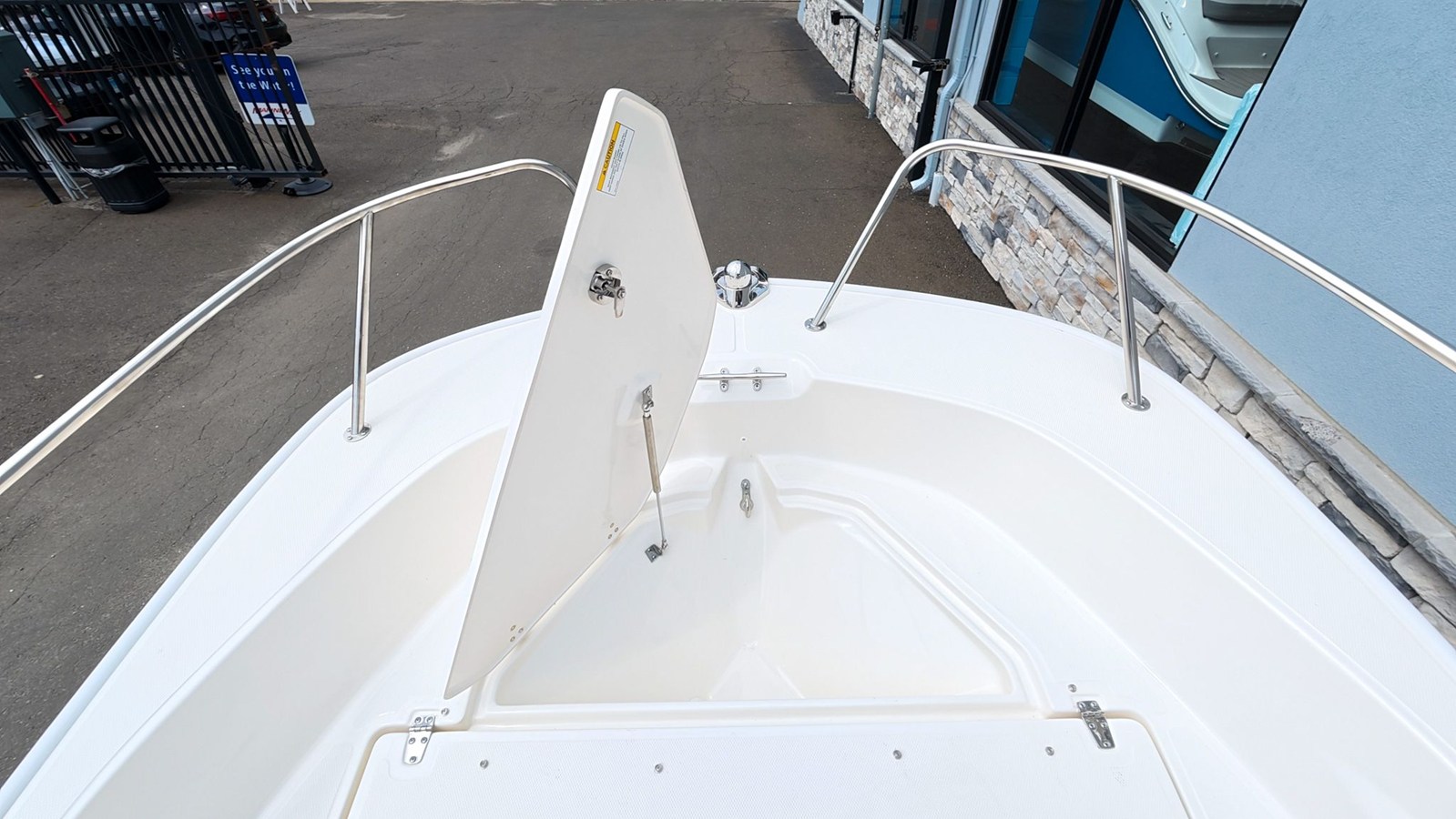 2027 Boston Whaler 170 Montauk 27