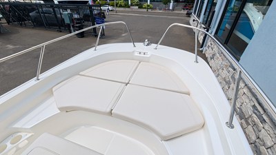 2027 Boston Whaler 170 Montauk 24