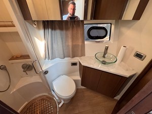 Sea Ray 410 SUNDANCER 37 2017 Sea Ray 410 SUNDANCER 38