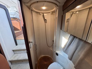 Sea Ray 410 SUNDANCER 38 2017 Sea Ray 410 SUNDANCER 39