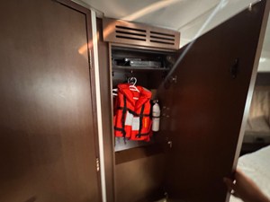Sea Ray 410 SUNDANCER 46 2017 Sea Ray 410 SUNDANCER 47