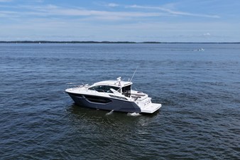 Cruisers Yachts 42 CANTIUS 2 2024 Cruisers Yachts 42 CANTIUS 3