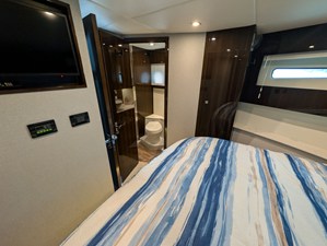 Cruisers Yachts 42 CANTIUS 35 2024 Cruisers Yachts 42 CANTIUS 36