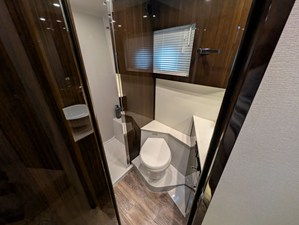 Cruisers Yachts 42 CANTIUS 38 2024 Cruisers Yachts 42 CANTIUS 39