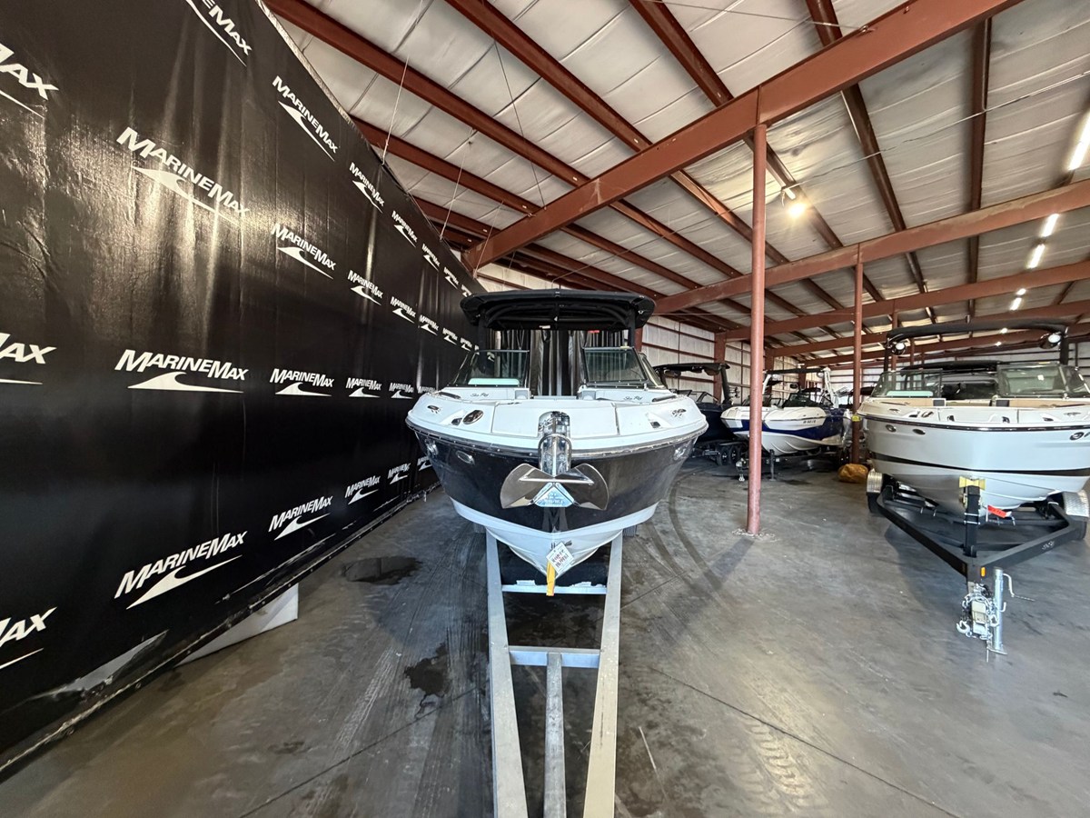 2024 Sea Ray SLX 260 3