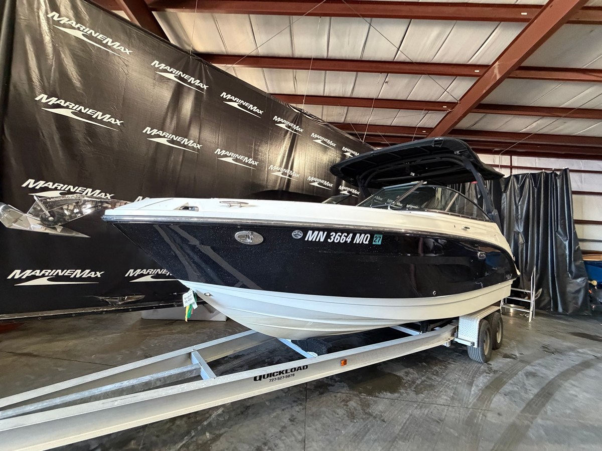 2024 Sea Ray SLX 260 4